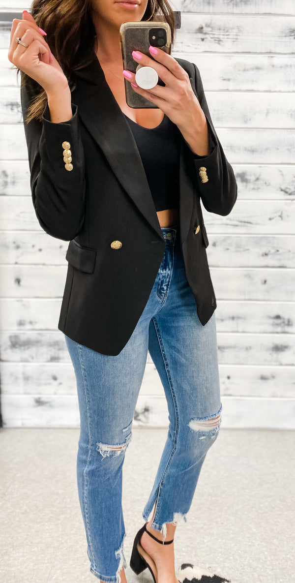 Customize a black coat: 5 ideas that change everything! - The Blog of  BUTTONSPARADISE
