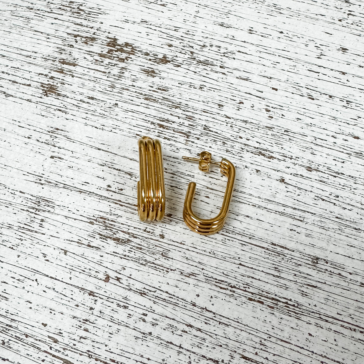 Gold Groove Curved Hoop Earring