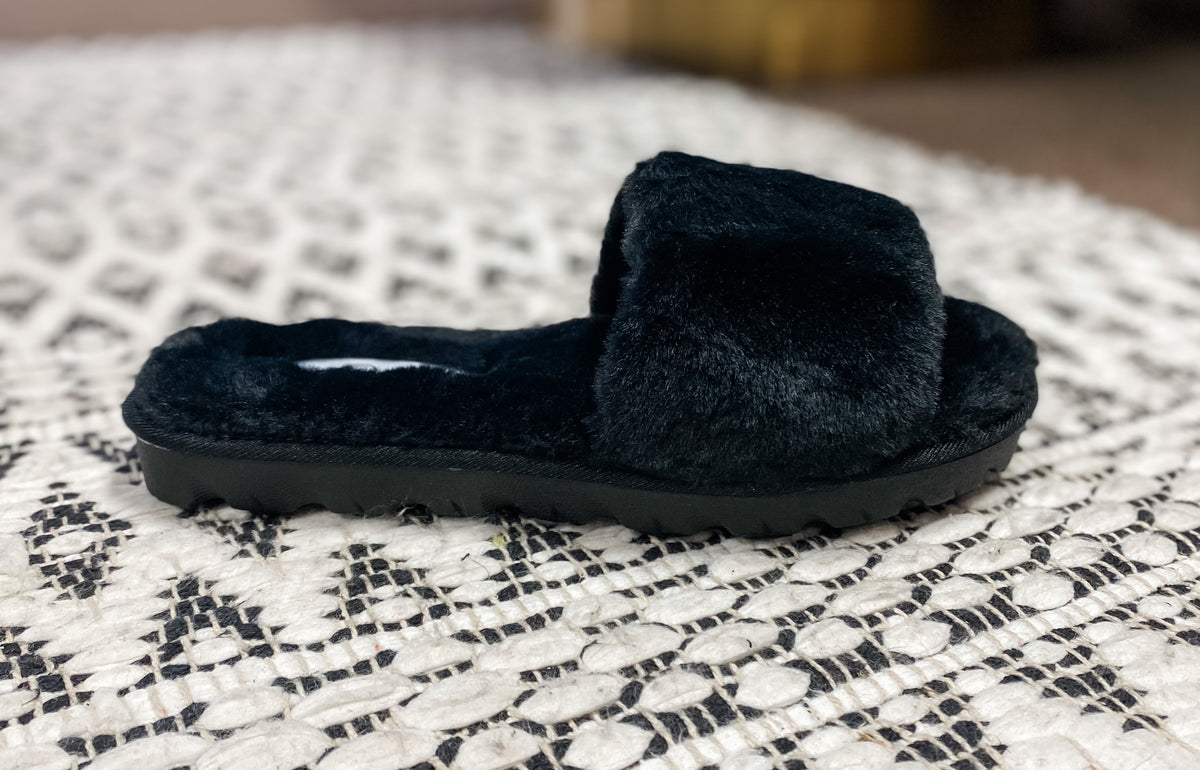 Chinese Laundry Black Fur Slipper