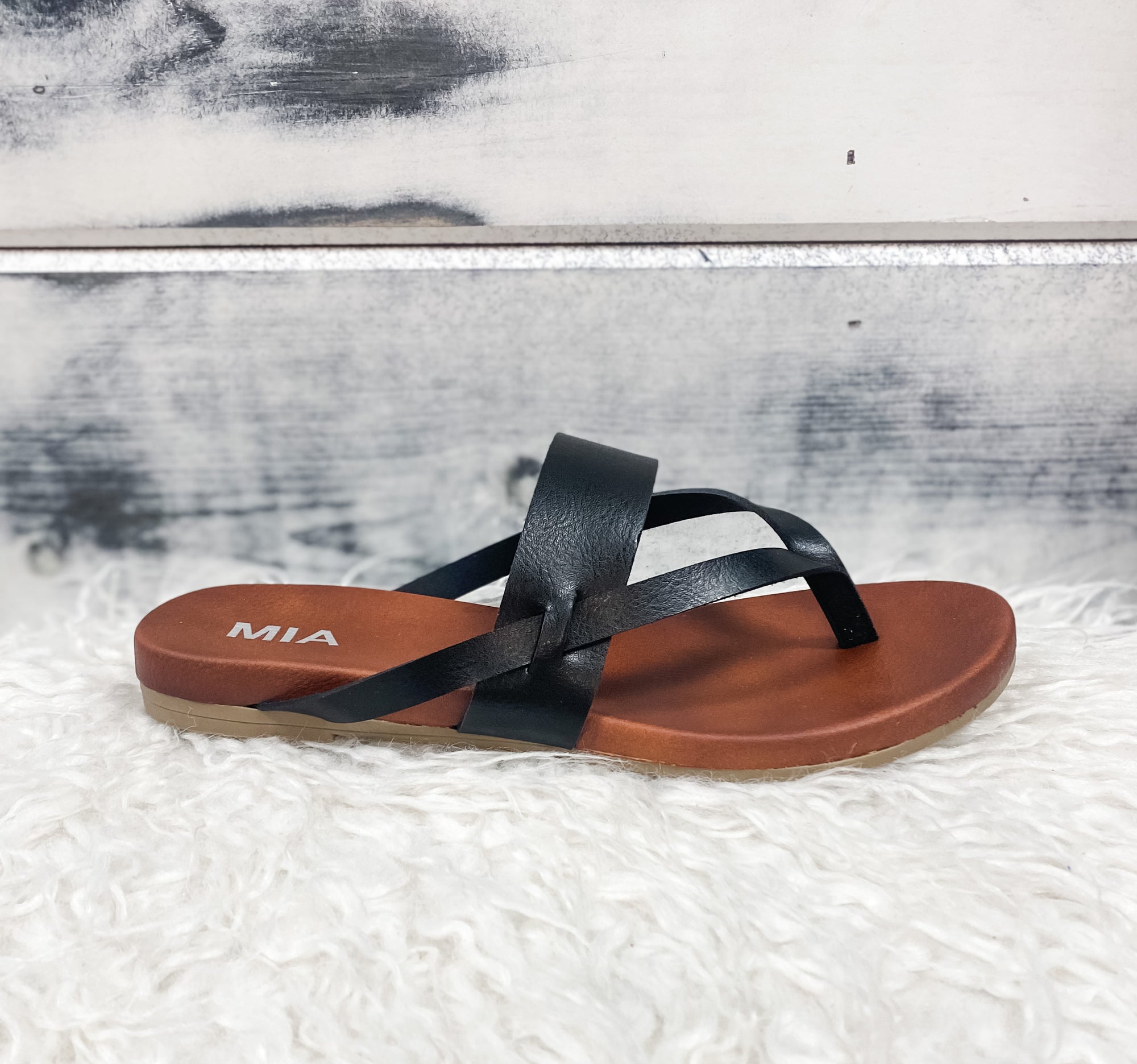 Mia on sale black sandals